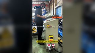 Obsługa maszyny do formowania rolek płatwi CZ